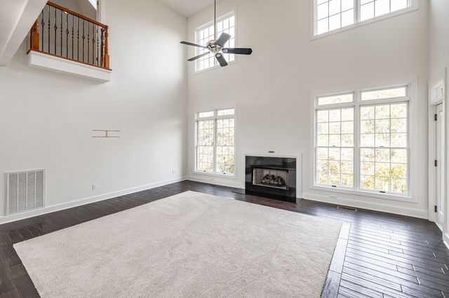 1146 Stirlingshire Dr, Hendersonville, TN 37075