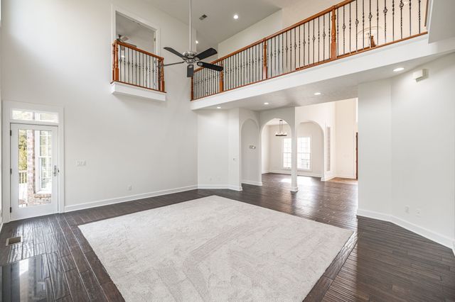 1146 Stirlingshire Dr, Hendersonville, TN 37075