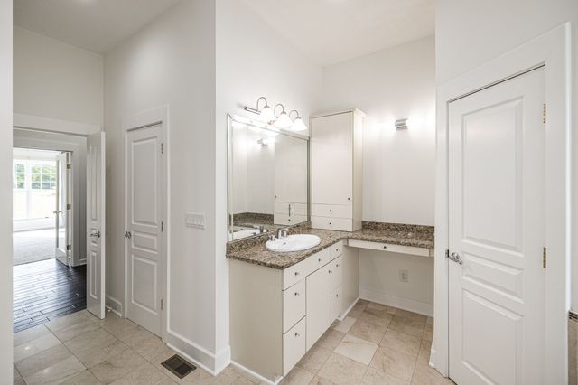 1146 Stirlingshire Dr, Hendersonville, TN 37075