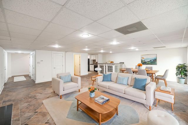 1146 Stirlingshire Dr, Hendersonville, TN 37075
