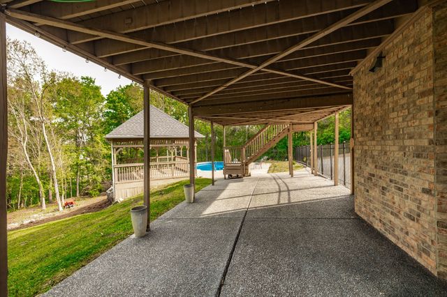 1146 Stirlingshire Dr, Hendersonville, TN 37075