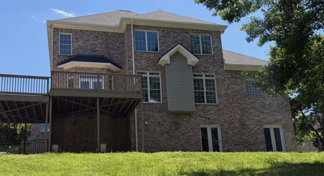 1146 Stirlingshire Dr, Hendersonville, TN 37075