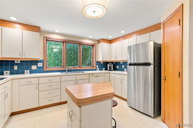 49 Fennec Lane, Amherst, NY 14051