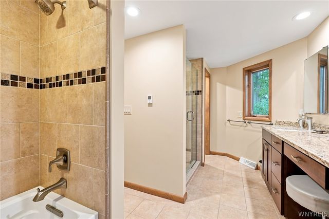 49 Fennec Lane, Amherst, NY 14051