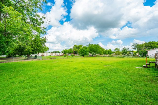 7009 Karen Lane, Joshua, TX 76058