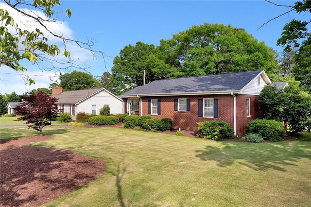 206 Hillside Drive, Greer, SC 29651