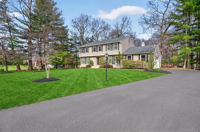 6 Amanda Court, Airmont, NY 10952