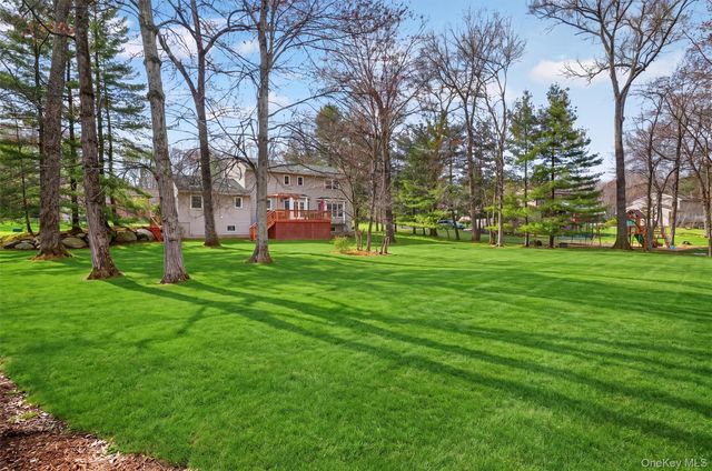 6 Amanda Court, Airmont, NY 10952