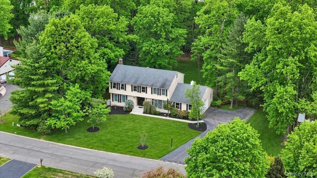 6 Amanda Court, Airmont, NY 10952