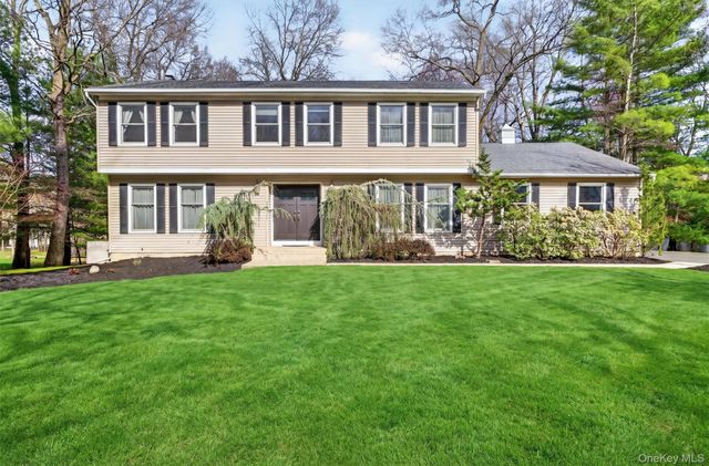 6 Amanda Court, Airmont, NY 10952