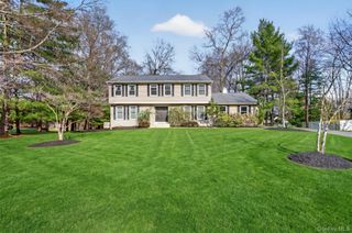 6 Amanda Court, Airmont, NY 10952