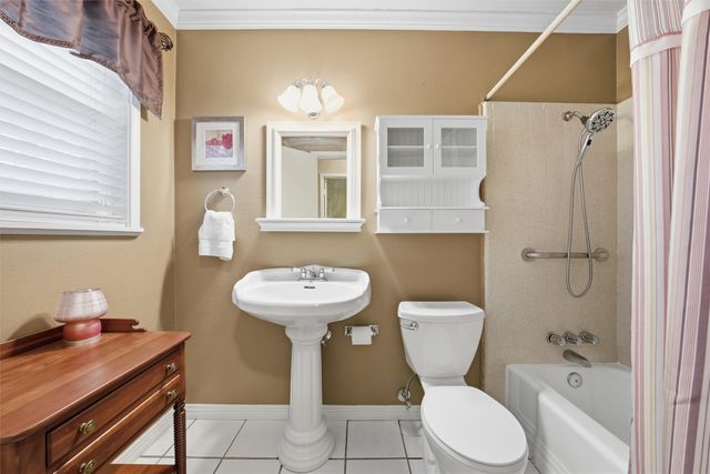 5801 Westlawn Drive, Waco, TX 76710