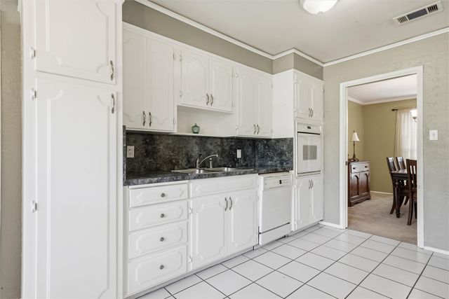 5801 Westlawn Drive, Waco, TX 76710