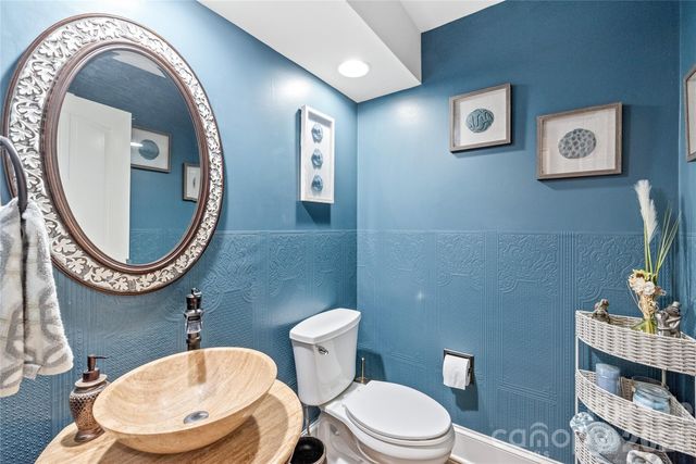 8600 Brownes Pond Lane, Charlotte, NC 28277