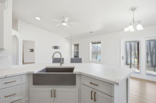 2701 N PENNY LANE, Columbia, MO 65202