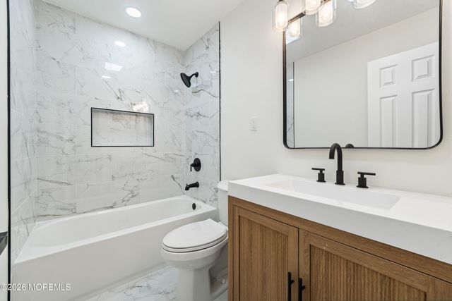 55 Davis Lane, Red Bank, NJ 07701