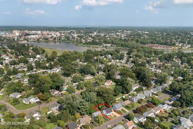55 Davis Lane, Red Bank, NJ 07701