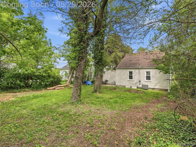 24721 Ridgedale Street, Oak Park, MI 48237