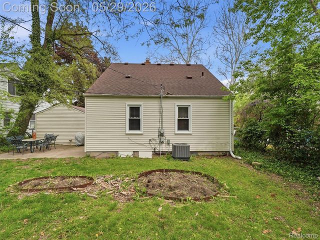 24721 Ridgedale Street, Oak Park, MI 48237