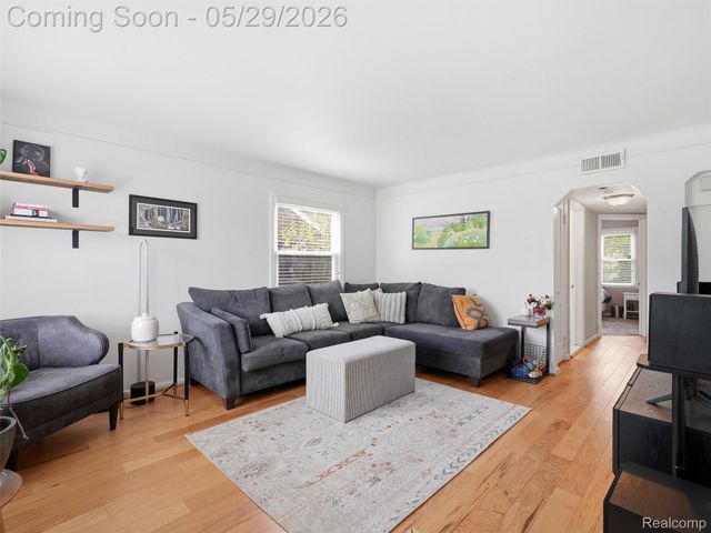 24721 Ridgedale Street, Oak Park, MI 48237