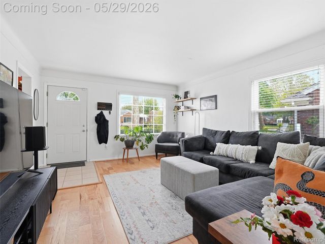 24721 Ridgedale Street, Oak Park, MI 48237