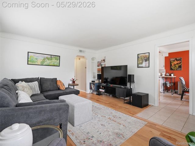 24721 Ridgedale Street, Oak Park, MI 48237