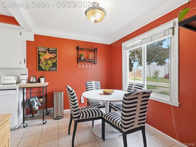 24721 Ridgedale Street, Oak Park, MI 48237