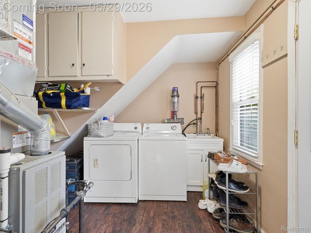 24721 Ridgedale Street, Oak Park, MI 48237