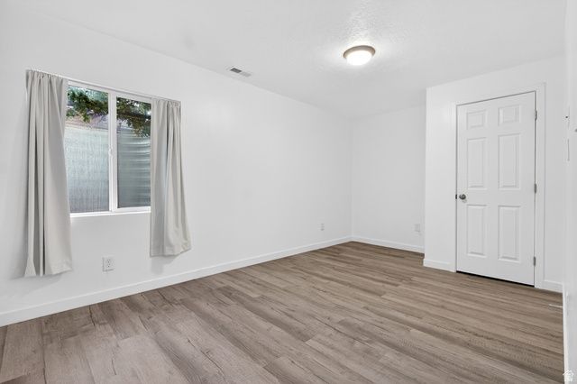 906 E SAM CIR, Clearfield, UT 84015