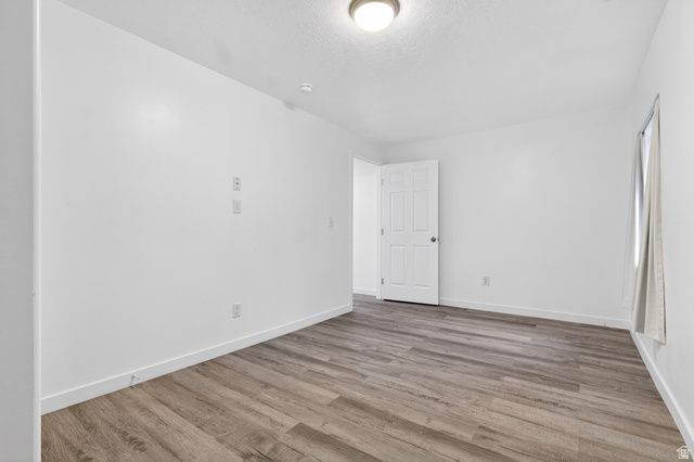 906 E SAM CIR, Clearfield, UT 84015