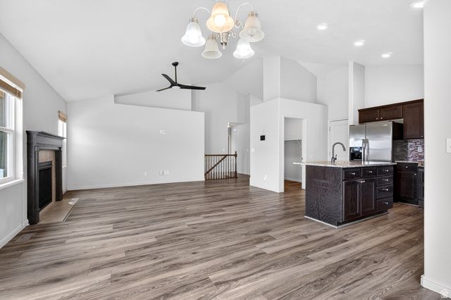 906 E SAM CIR, Clearfield, UT 84015