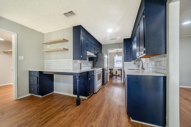 2703 Balsam St, Longview, TX 75605