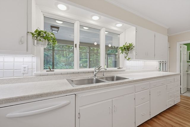 32 Thayer Farm Rd, Attleboro, MA 02703