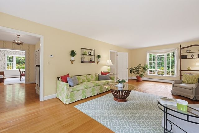 32 Thayer Farm Rd, Attleboro, MA 02703