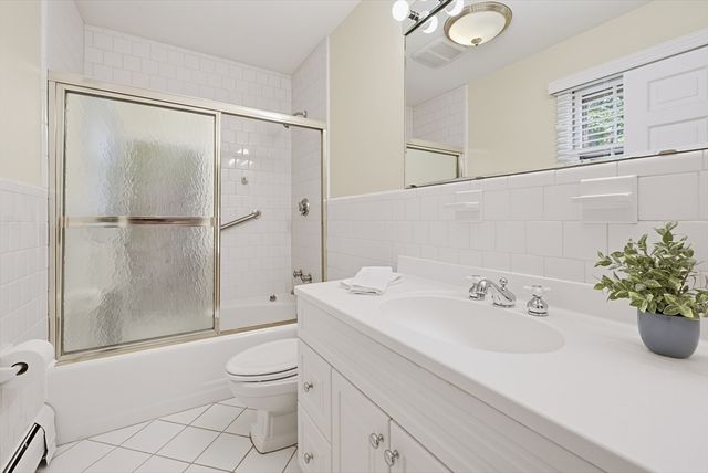 32 Thayer Farm Rd, Attleboro, MA 02703