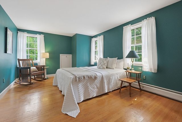 32 Thayer Farm Rd, Attleboro, MA 02703