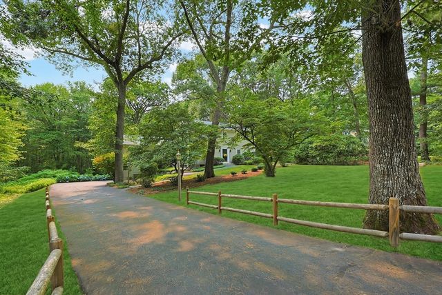 32 Thayer Farm Rd, Attleboro, MA 02703