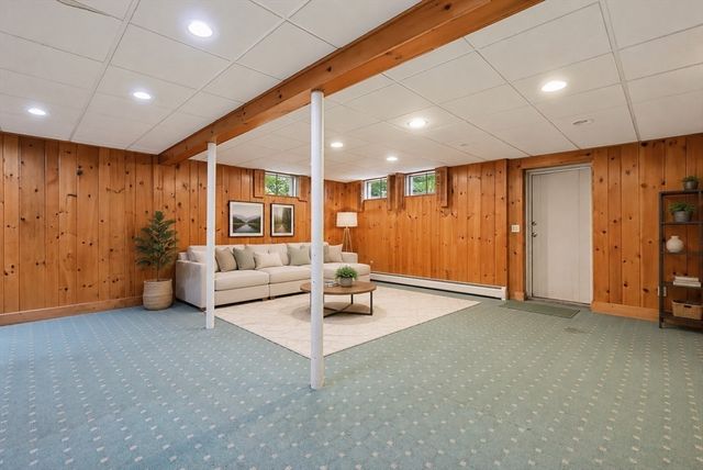 32 Thayer Farm Rd, Attleboro, MA 02703