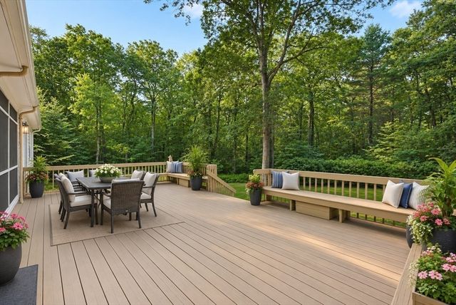 32 Thayer Farm Rd, Attleboro, MA 02703