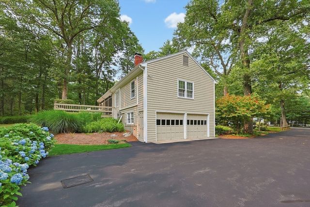 32 Thayer Farm Rd, Attleboro, MA 02703