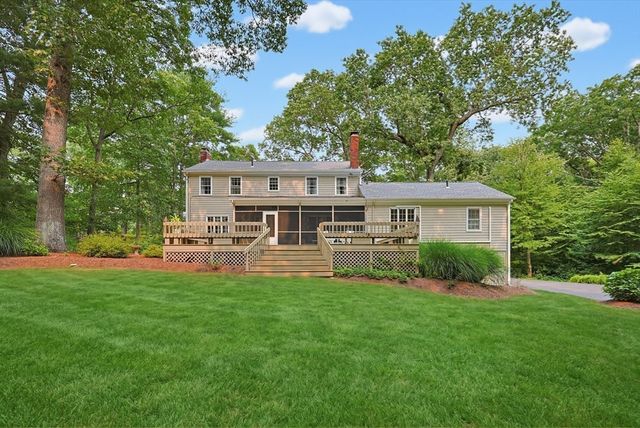 32 Thayer Farm Rd, Attleboro, MA 02703