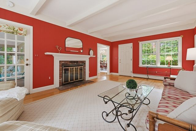 32 Thayer Farm Rd, Attleboro, MA 02703