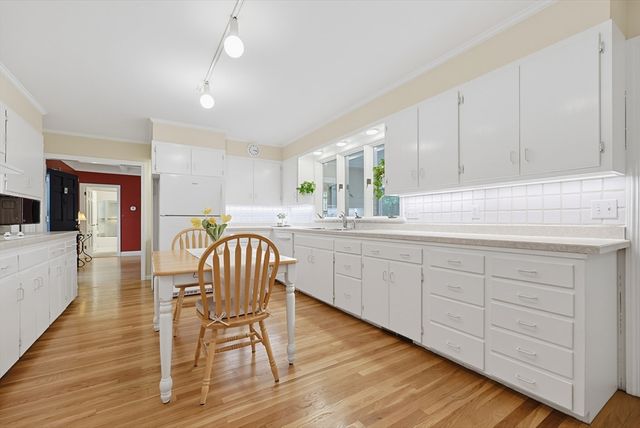 32 Thayer Farm Rd, Attleboro, MA 02703