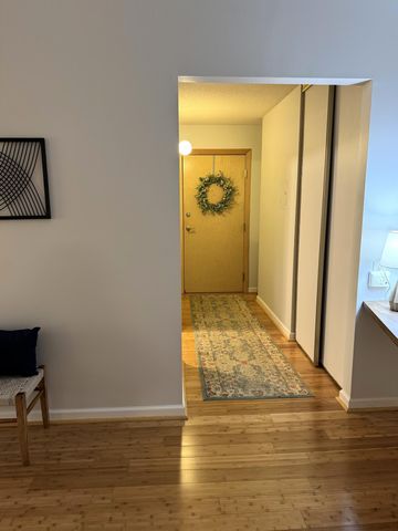 4406 Cedar Lake Road S 7, Saint Louis Park, MN 55416