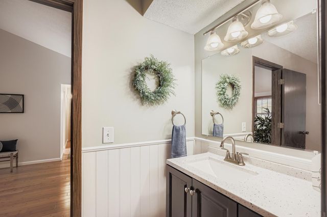 4406 Cedar Lake Road S 7, Saint Louis Park, MN 55416