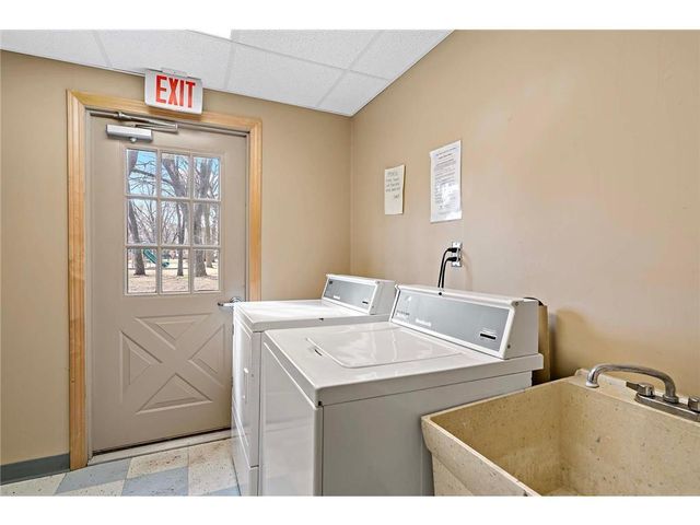 4406 Cedar Lake Road S 7, Saint Louis Park, MN 55416