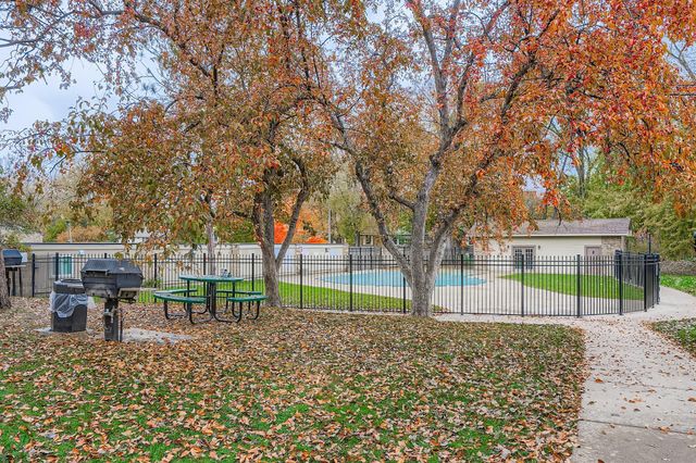 4406 Cedar Lake Road S 7, Saint Louis Park, MN 55416