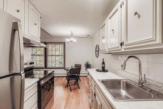 4406 Cedar Lake Road S 7, Saint Louis Park, MN 55416