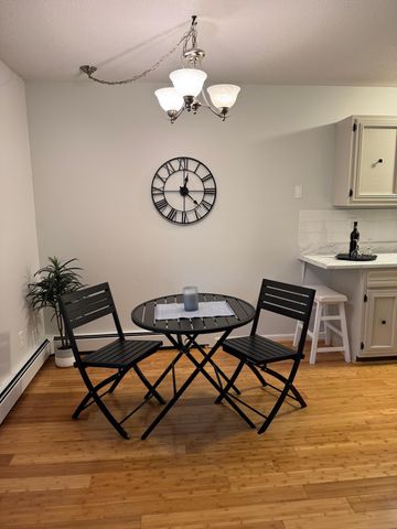 4406 Cedar Lake Road S 7, Saint Louis Park, MN 55416