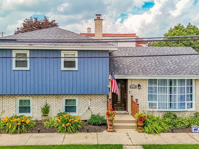 4346 Amelia Avenue, Lyons, IL 60534